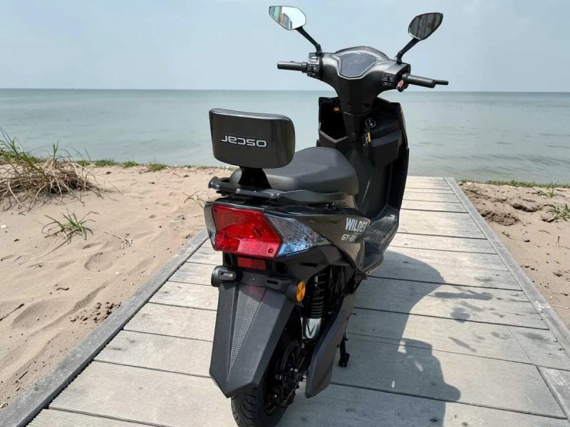 Електроскутер Oscar Wilder GT-13 1500W 72V 25Ah Graphene двомісний електробайк — фото 8