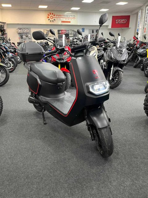 Електроскутер Spark SP2500E-2, Літій-іонний акб