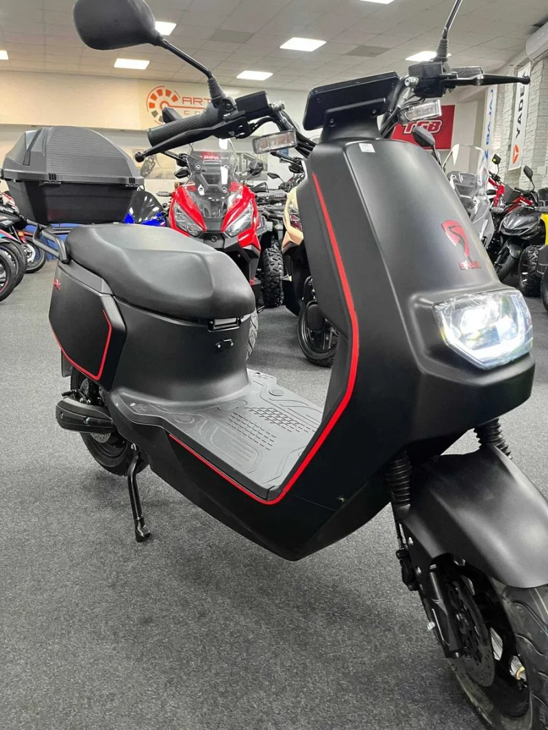 Електроскутер Spark SP2500E-2, Літій-іонний акб — фото 3