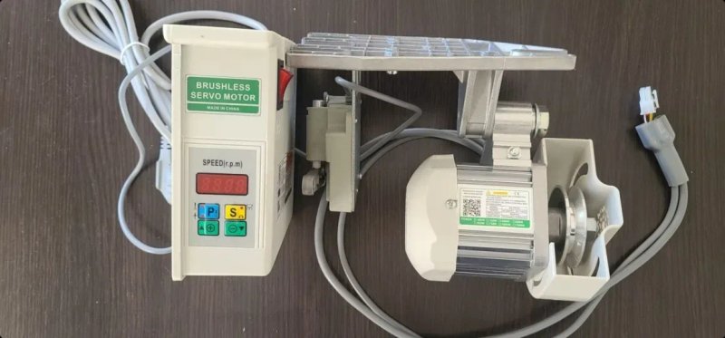 Енергозберігаючий сервомотор Yixing 550W (220V) з позиціонером голки — фото 2