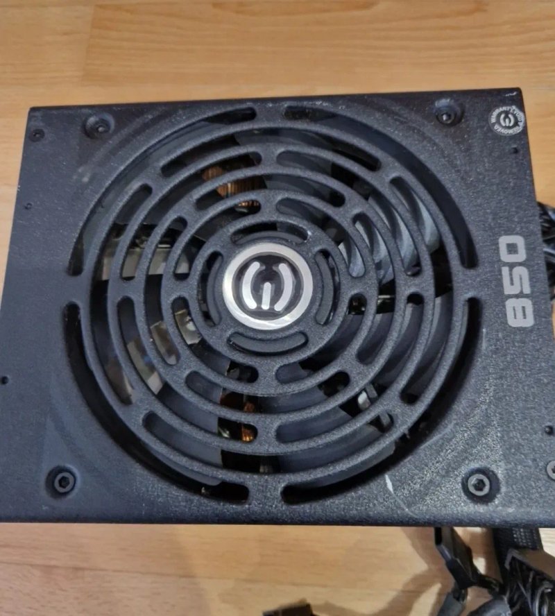 EVGA 850W 80PLUS GOLD Блок живлення 8(6+2)+8(6+2)відеокарта Стан гарний — фото 4
