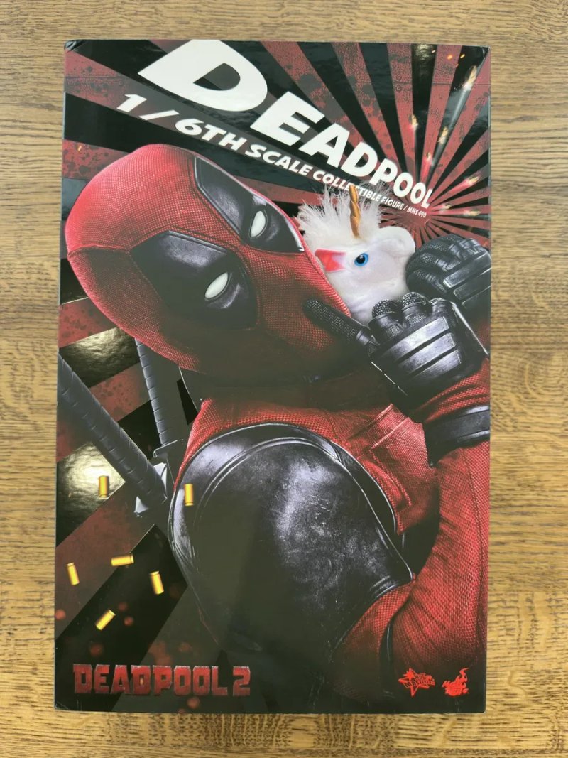 Фигурка 1/6 HOT TOYS MMS 490 DEADPOOL 2 — фото 6