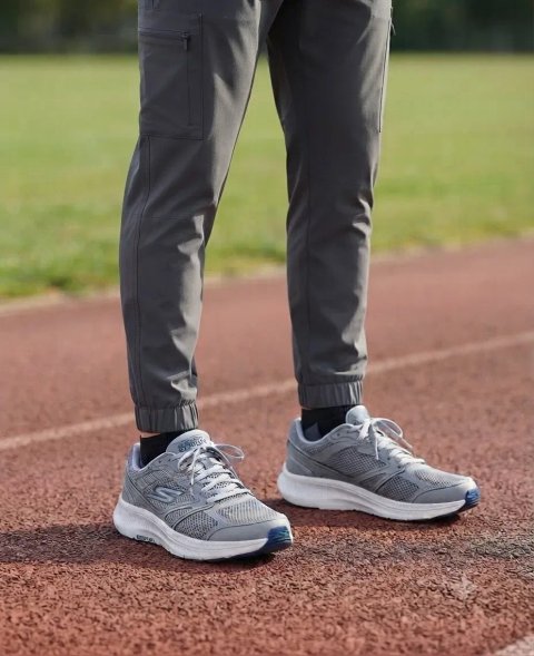 фірмові кросівки Skechers 42