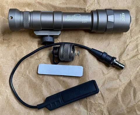 Фонарь тактический Surefire scout M600