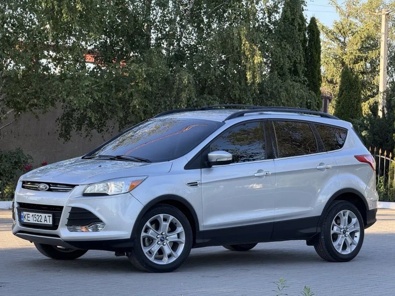 Ford Escape В Ідеальному Стані В Самій максимальній Комплектації!!! Гаражне зберігання один власник! — фото 4