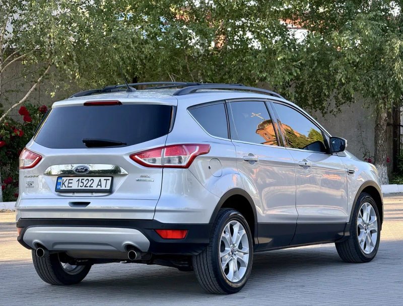 Ford Escape В Ідеальному Стані В Самій максимальній Комплектації!!! Гаражне зберігання один власник! — фото 8