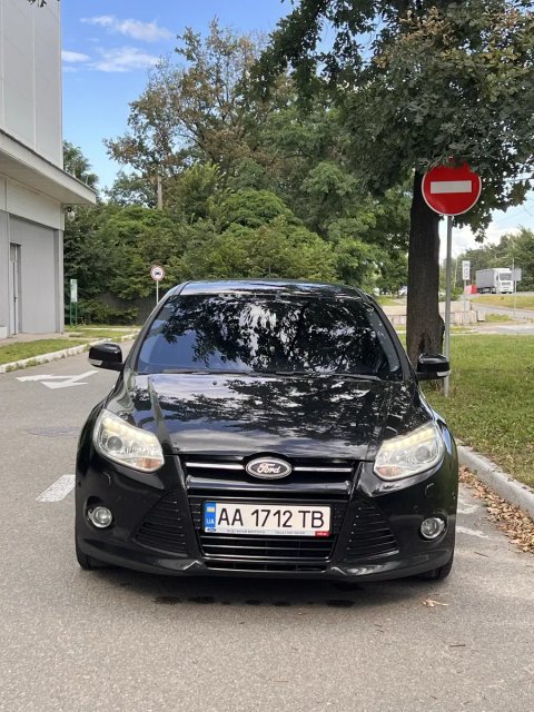 Ford Focus 3 Titanium 2014 р. 2.0 дизель конкурент: Volkswagen Passat та Skoda 2.0 TDI