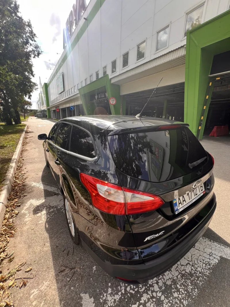 Ford Focus 3 Titanium 2014 р. 2.0 дизель конкурент: Volkswagen Passat та Skoda 2.0 TDI — фото 3