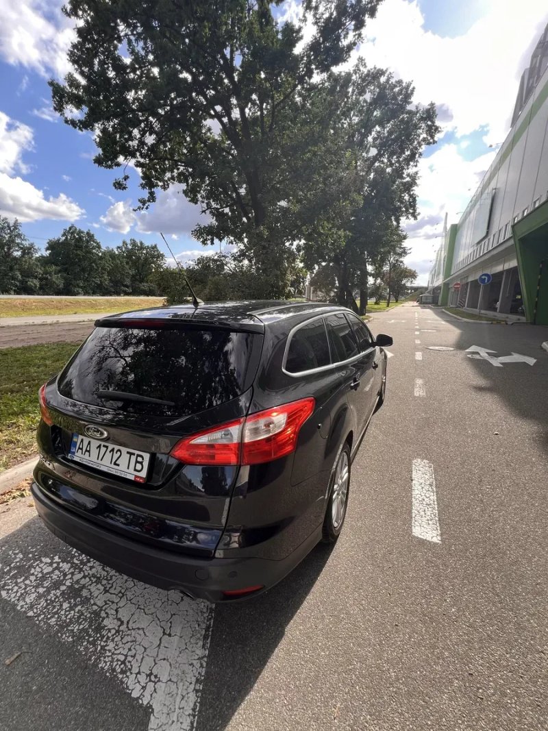 Ford Focus 3 Titanium 2014 р. 2.0 дизель конкурент: Volkswagen Passat та Skoda 2.0 TDI — фото 4