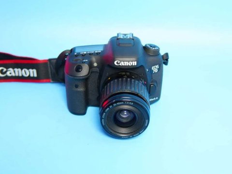 Фотоапарат Canon EOS 7D Mark II.
Дзеркальний фотоапарат Canon EOS 7D. Фотокамера Canon. Фотоаппарат Canon. Зеркальная камера Canon. Фотокамера Canon.