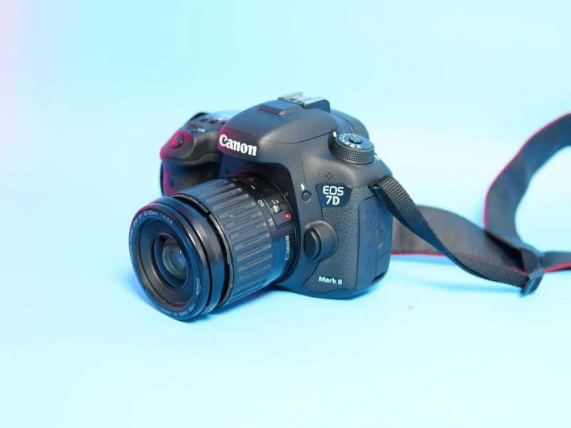 Фотоапарат Canon EOS 7D Mark II.
Дзеркальний фотоапарат Canon EOS 7D. Фотокамера Canon. Фотоаппарат Canon. Зеркальная камера Canon. Фотокамера Canon. — фото 2