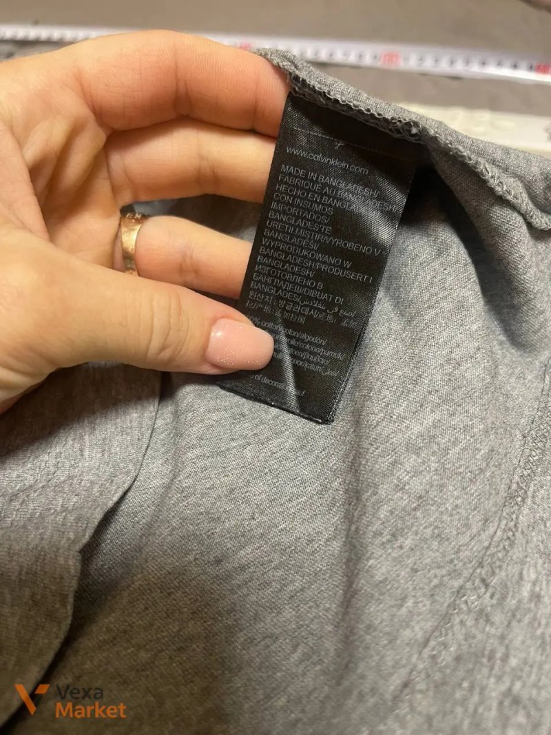 Футболка Calvin Klein Jeans сіра розмір L — фото 2