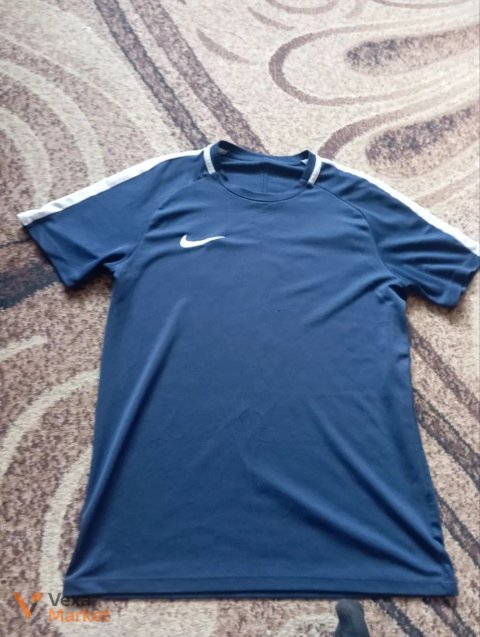 Футболка Nike для дітей, розмір 10-13 років