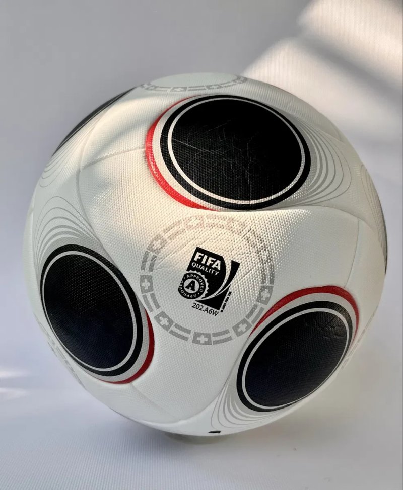 Футбольний мʼяч EUROPASS, UEFA EURO 2008 Austria-Switzerland, size 5. Термошов — фото 7