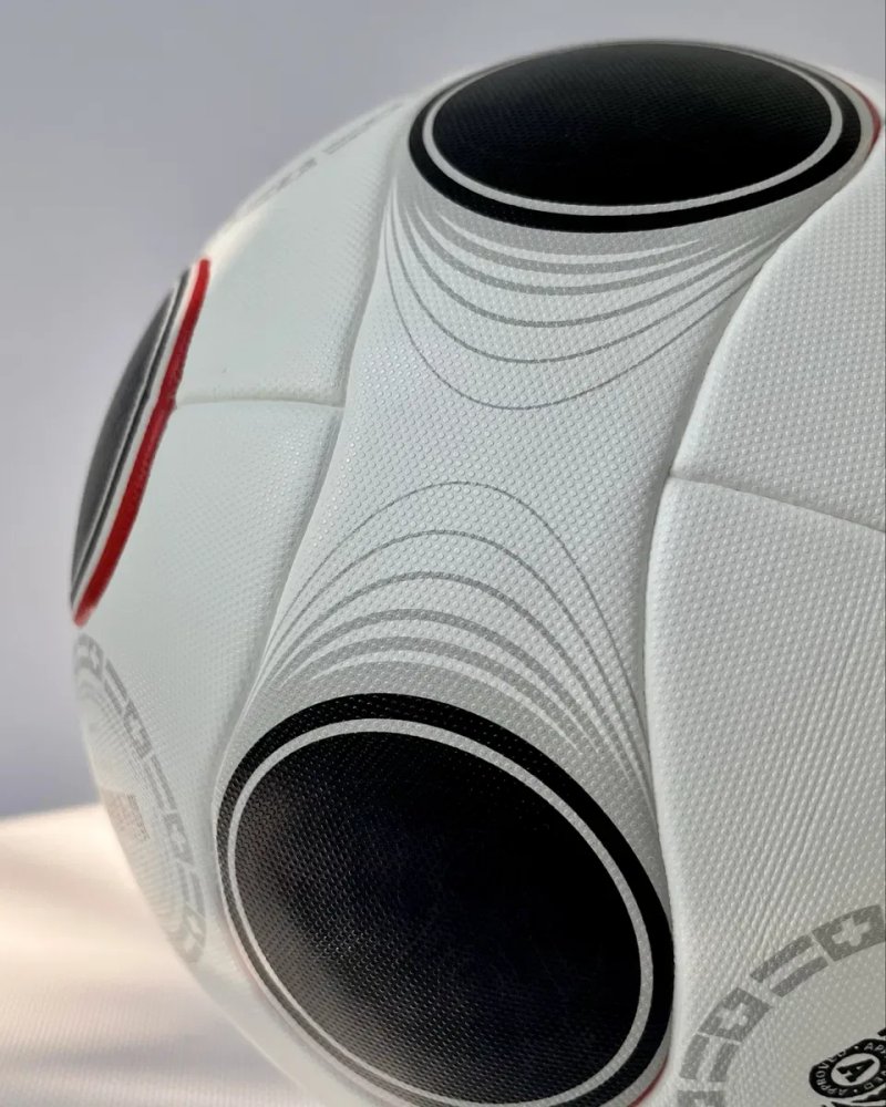 Футбольний мʼяч EUROPASS, UEFA EURO 2008 Austria-Switzerland, size 5. Термошов — фото 8