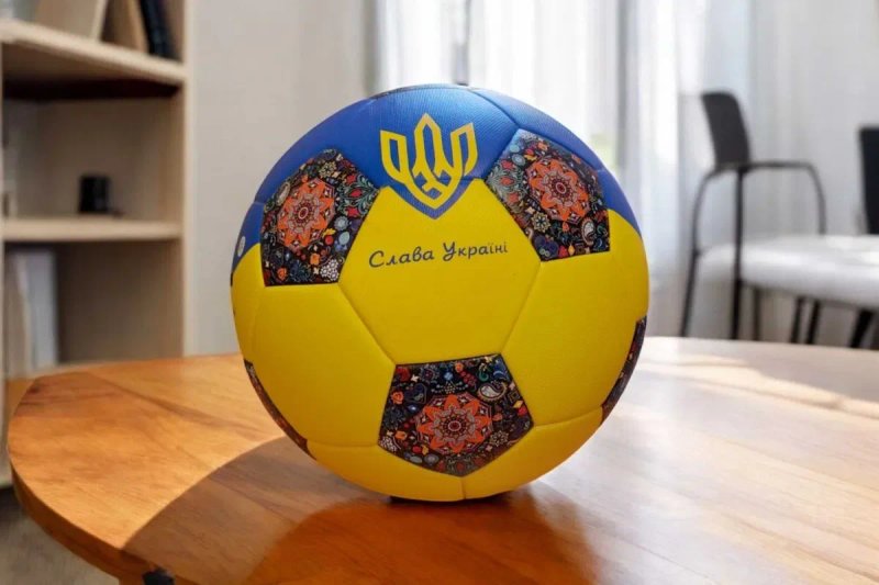 Футбольний м'яч термошов Ліга чемпіонів термошов 5 розмір великий вибір — фото 5