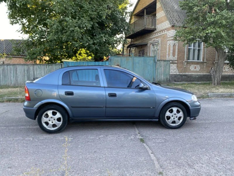 Гарному стані OPEL Astra Німецької зборки 1.6 бензин — фото 5