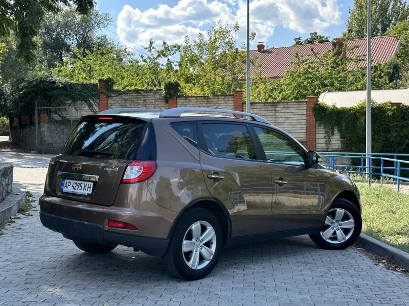 Geely Emgrand X7 Газ Внедорожник 2014 — фото 5