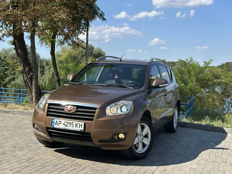 Geely Emgrand X7 Газ Внедорожник 2014 — фото 8