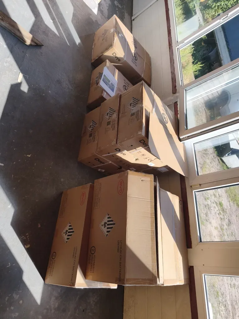 Гібридний інвертор DEYE SUN-6K-SG06LP1-EU-BM2 6kW 48V 2 MPPT 220V тепер замість старої моделі SUN-6K-SG05LP1-EUAM2-P — фото 8