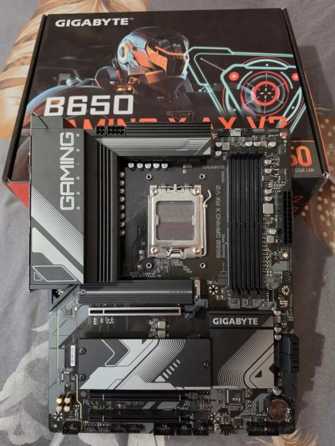 GIGABYTE B650 Gaming X AX V2