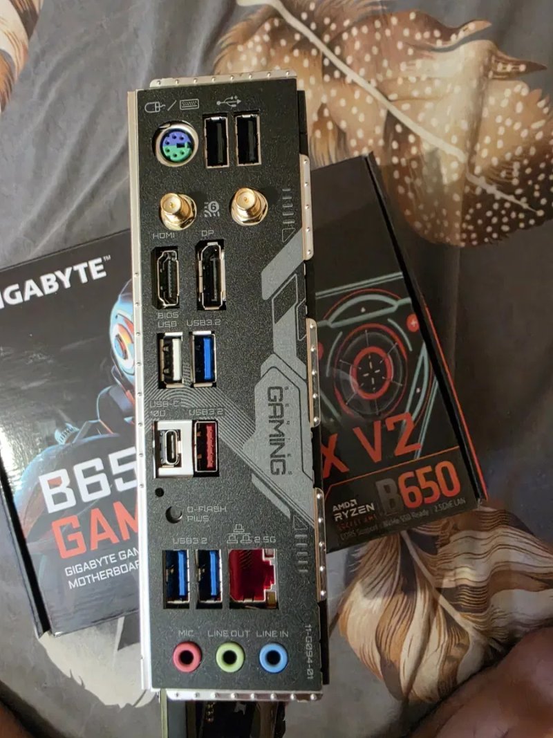 GIGABYTE B650 Gaming X AX V2 — фото 4