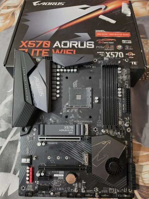 GIGABYTE X570 Aorus Elite