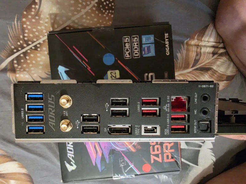GIGABYTE Z690 Aorus Pro — фото 4