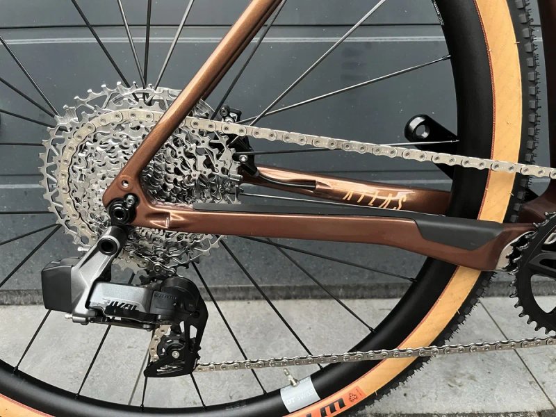 Гравел Carbon 8.7 кг! Focus Atlas 8.9 2024 1х12 Sram Rival eTap AXS як Новий — фото 2