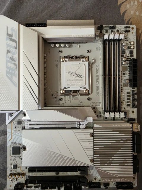 GYGABYTE X670E Aorus Pro X