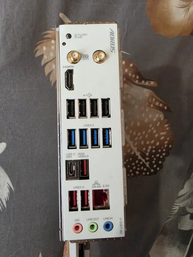 GYGABYTE X670E Aorus Pro X — фото 3