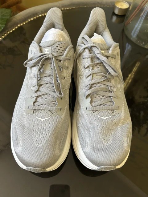 HOKA чоловячі бігові кросівки 45-46розмір