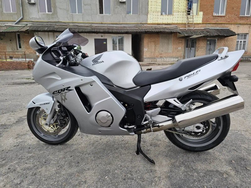 Honda cbr 1100 xx — фото 2