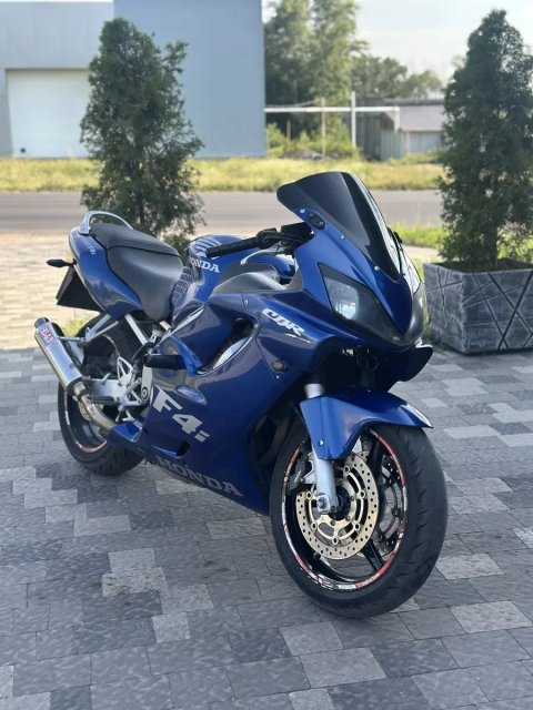 Honda CBR F4i с переоформлением