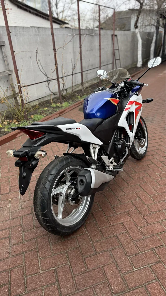 Honda CBR250R 2012 рік — фото 4