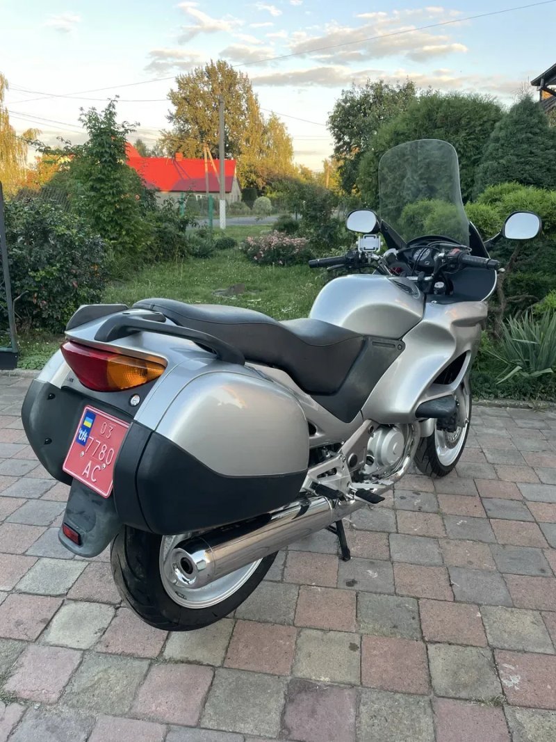 Honda NT650V Deauville 2003р 34тис км — фото 4