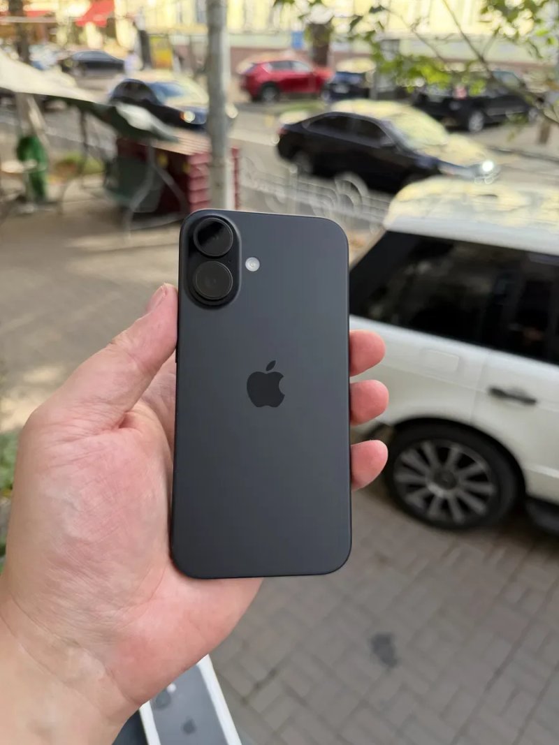 Ідеальний iPhone 16 128Gb Black (версія з сімкою) — фото 2