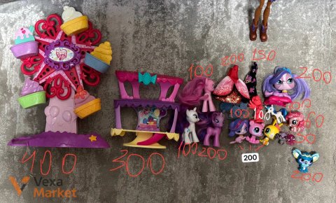 Іграшки My Little Pony та Littlest Pet Shop: будинок, карусель, фігурки