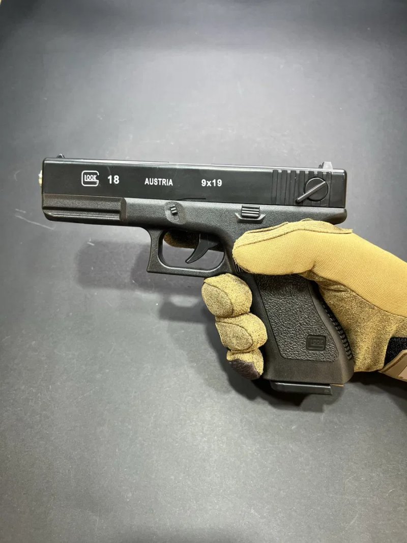 Іграшковий пістолет Glock 17 з маркуванням +500 куль G18 чорний 6 мм пружинний — фото 3