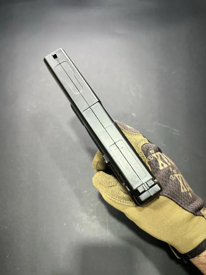 Іграшковий пістолет Glock 17 з маркуванням +500 куль G18 чорний 6 мм пружинний — фото 7