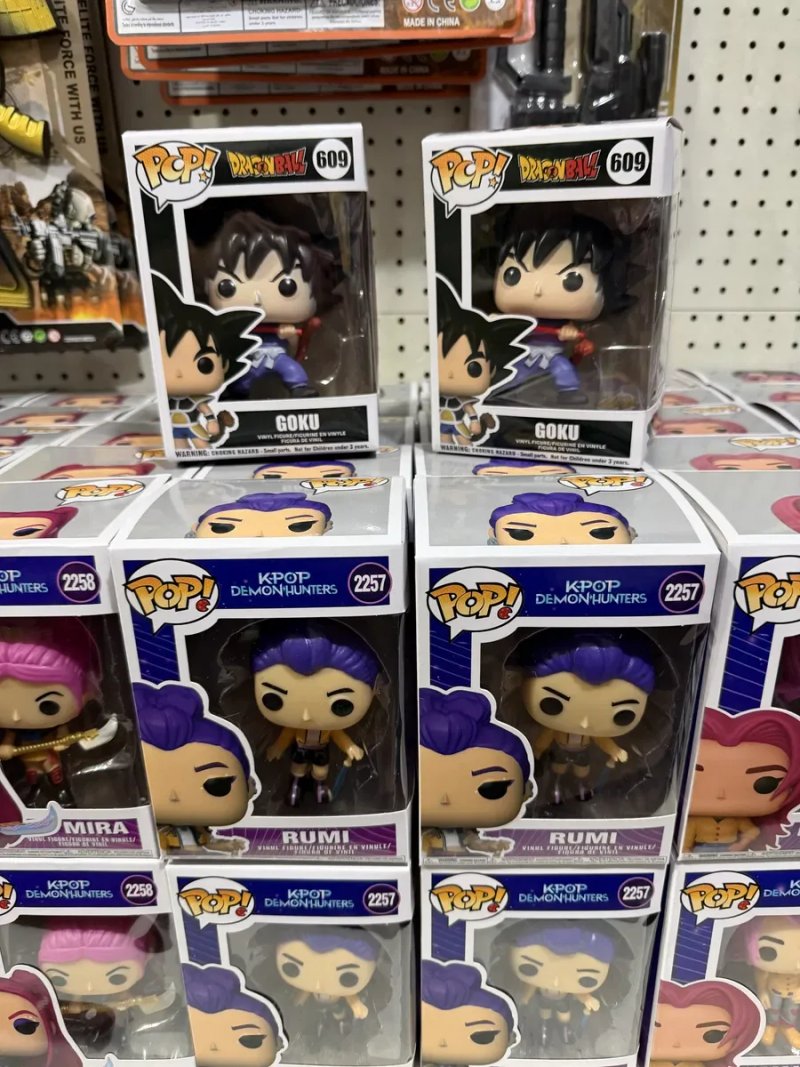 Ігрова фігурка Funko POP! Football Lionel Messi 11 серії Футбол: Інтер Маямі - Ліонель Мессі  Фанко Поп 94697 — фото 8