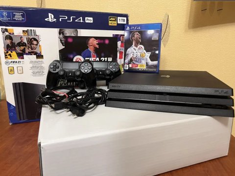Ігрова консоль Sony Playstation 4 Pro 1TB  x2 геймпади + Fifa 18