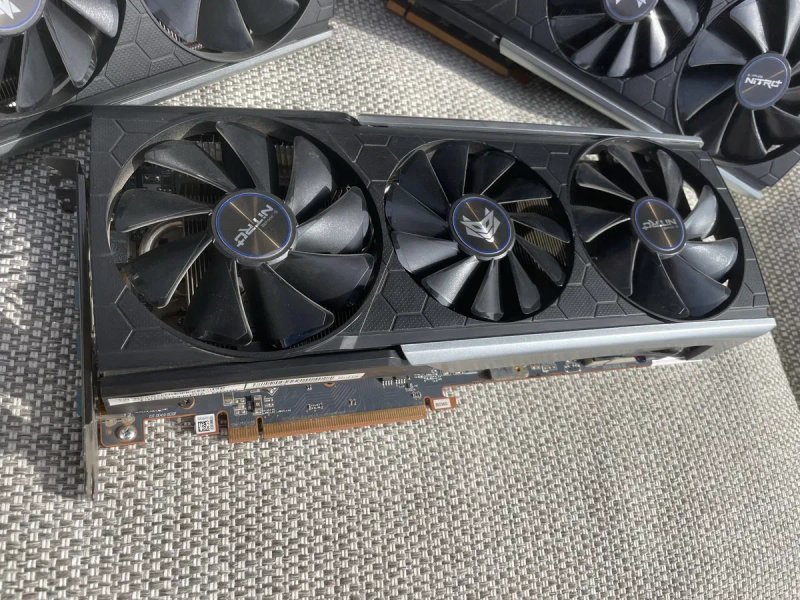 Ігрова відеокарта  5700xt  Saphire Nitro+ — фото 4