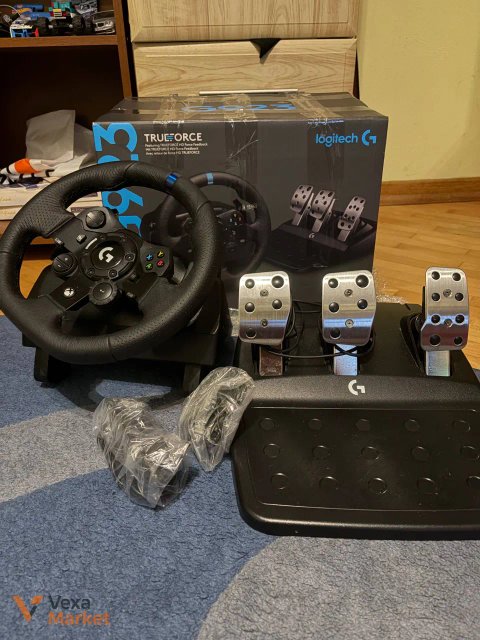 Ігрове кермо Logitech G923 Driving Force з педалями