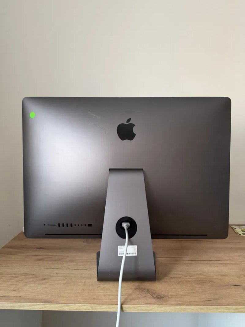iMac PRO 27’ 5K Xeon 2140 64GB RAM 1TB SSD Vega 56 8GB — фото 5
