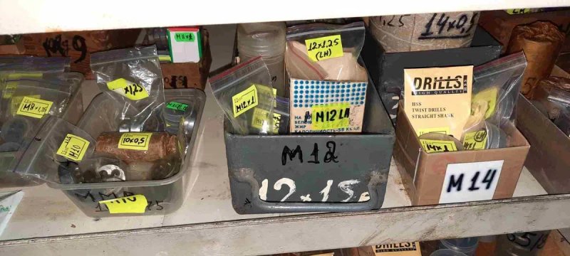 Інструмент ТІЛЬКІ ВЕСЬ СКЛАД РАЗОМ ДЕШЕВШЕ в 5 - 7  РАЗІВ ГОСТ сверла, фрези, плашки, метчики, вимірювач, ключі викрутки все НОВЕ — фото 6