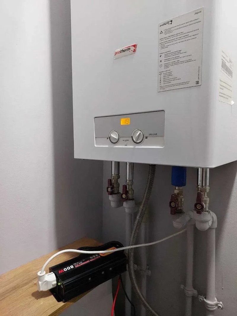 Инвертор Преобразователь Інвертор UKC 800W с Зарядкой UPS 12V 220V — фото 7