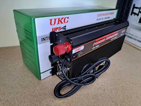Инвертор с зарядкой 1800W 20А Преобразователь 12V в 220V Інвертор ДБЖ
