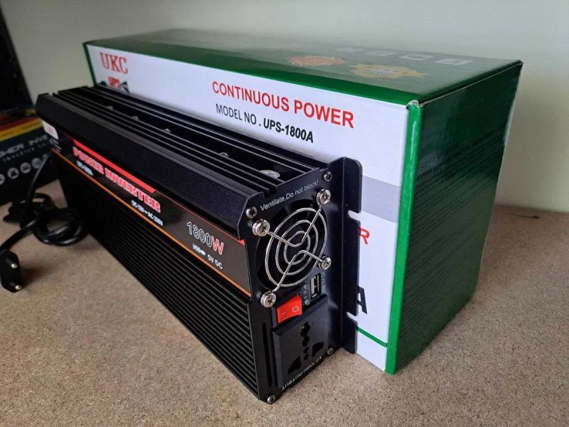 Инвертор с зарядкой 1800W 20А Преобразователь 12V в 220V Інвертор ДБЖ — фото 2