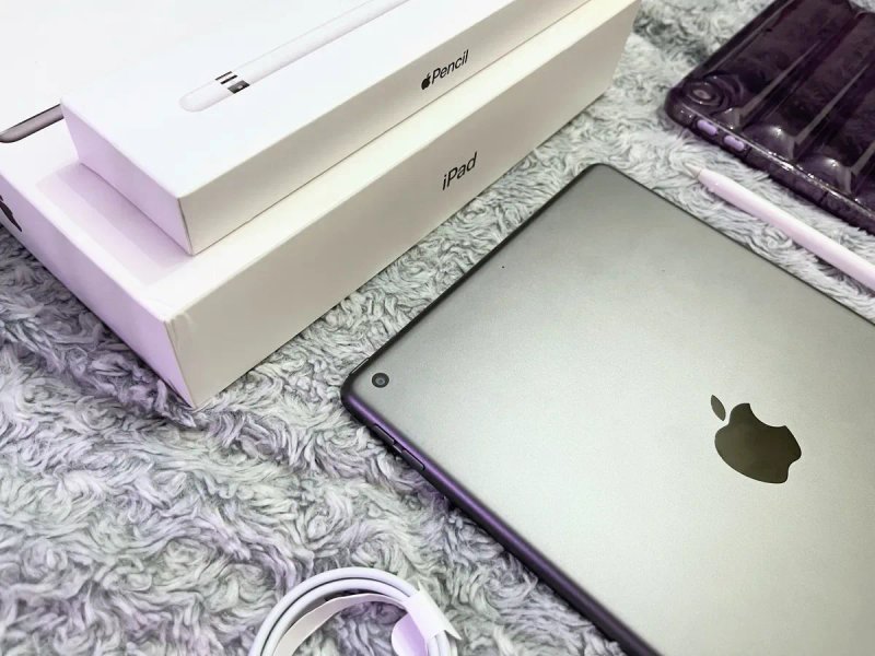 IPad 8 (32 gb) LTE, отличное состояние + стекло! A2270 — фото 6